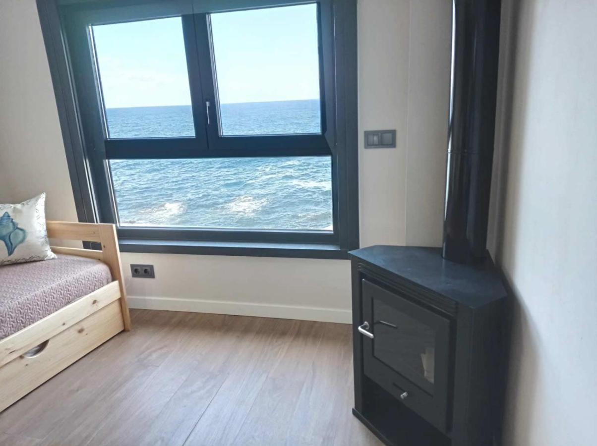 Vila Marina. Casa Marinera Con Terraza Sobre El Mar En Caion Cayón Exterior foto